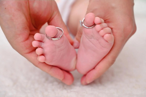 试管代怀生子合法吗宝宝不抱就哭怎么办
